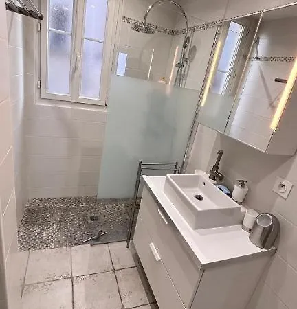 Doubles Les Champs-elysees Hotell